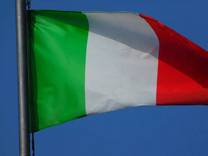 wing-wind-flag-italy-tricolor-italy-flag-640922-pxhere.com_