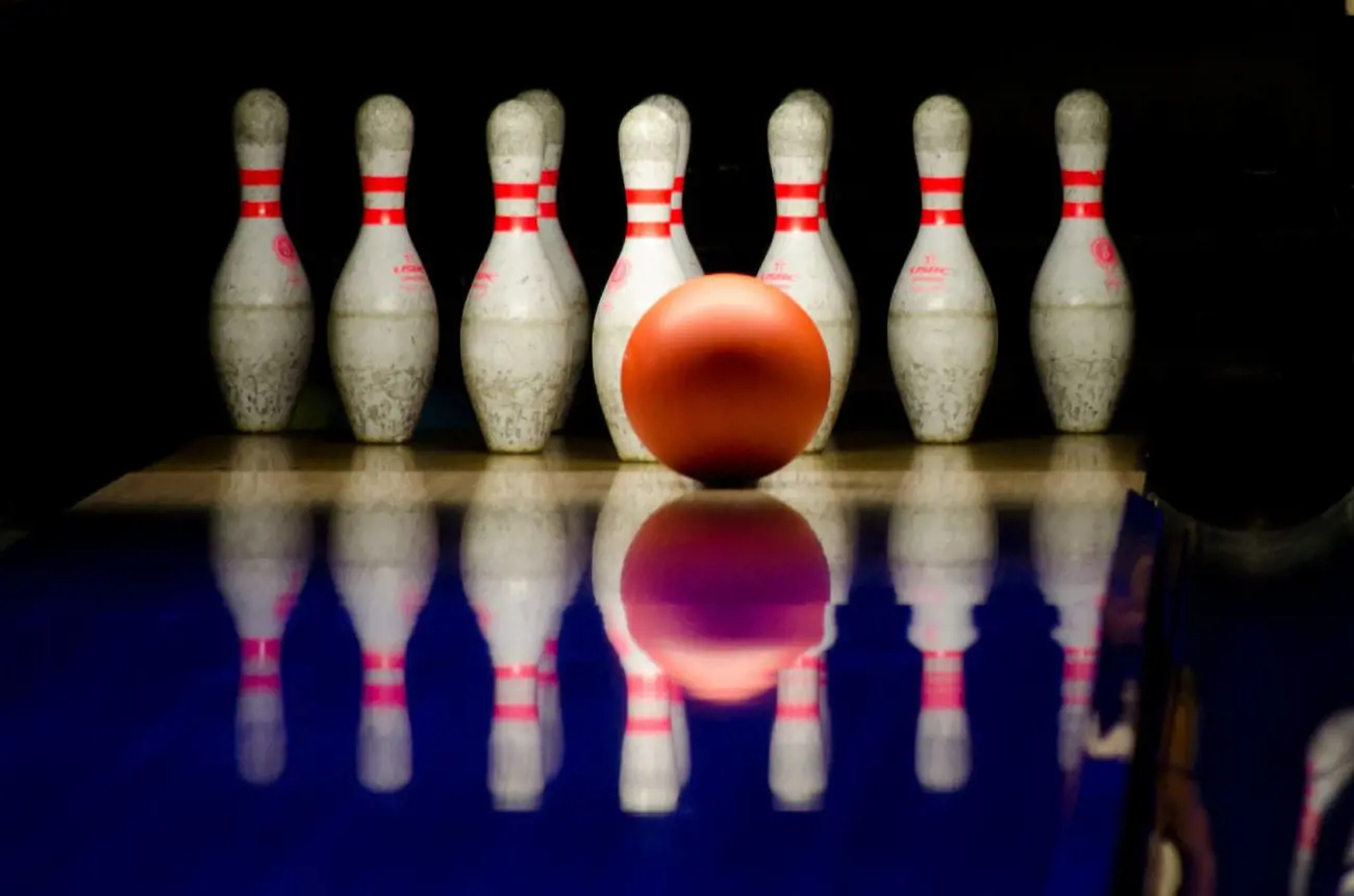 bowling-596766_1920