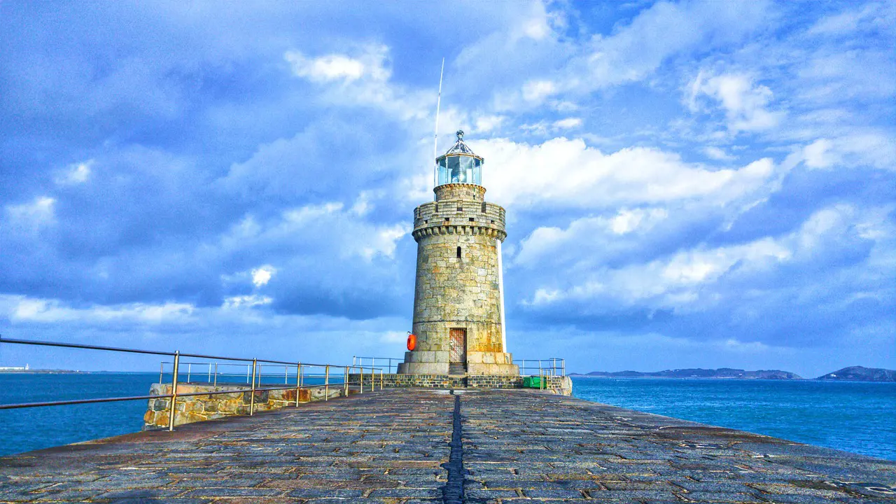 guernsey-4696588_1280